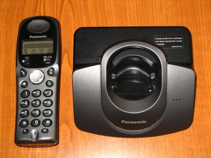 Telefon bezicni Panasonic KX-TGA110FX + POKLON baterij