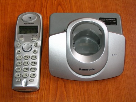 Telefon bezicni Panasonic KX-TGA110FX + POKLON baterije