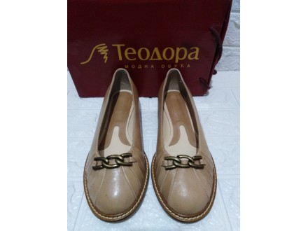 Teodora nove kožne cipele,prirodna 100%koža br 38