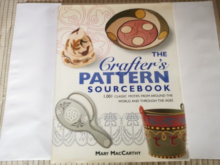 The Crafter`s Pattern Sourcebook: 1,000 Classic Motifs