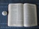 The Revised English Bible with Apocrypha (REB) slika 2