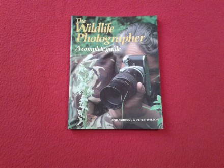 The Wildlife Photographer (A Complete Guide)