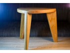 Tronožac Oak Stoličica drvena industrijski retro dizajn