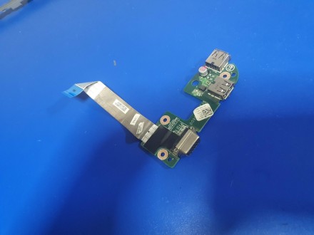 USB, VGA port za Dell Inspiron N7010