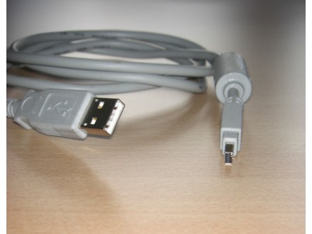 USB kablić za neke digitalne uređaje