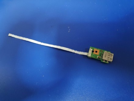 USB konektor za  MSI CR600