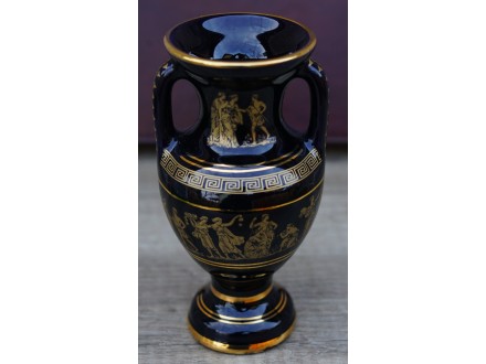 Vaza sa grčkim antičkim motivima,oslikana u zlatu