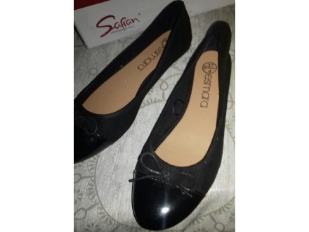 Ženske cipele br.37/4-marke`:esmara-crne boje-NOVE!!