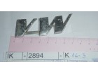 Znak VW, od metala koji provodi struju, ali magnet ga n