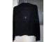 crna svilena kosulja jaknica sa cipkom oko rukava slika 3