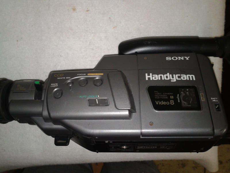 kamera Sony CCDF250E